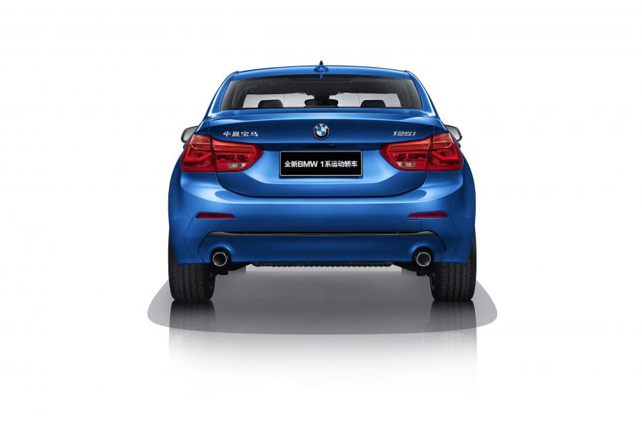  BMW 125i Sedan Sport Line 2017 года  (фото 2 из 9)